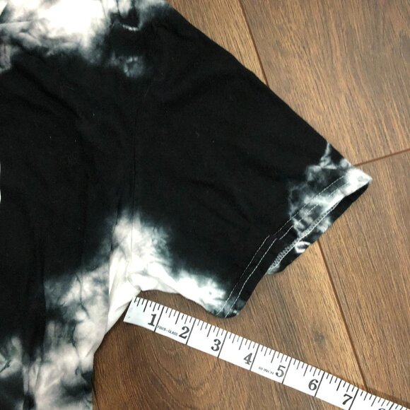 Buc ees T Shirt Men's Sz Medium Tie Dye - I’m Just Here For The Snacks Black - Picture 6 of 7